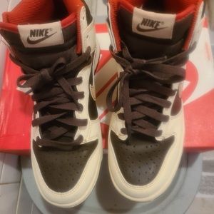 Nike Dunks High Grade School